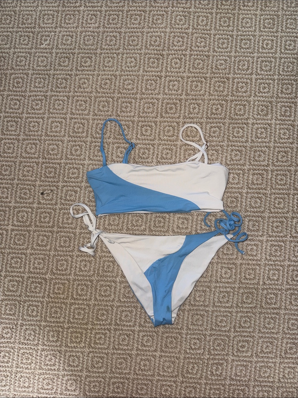 l*space Blue and White Diagonal Colorblock Bikini Set